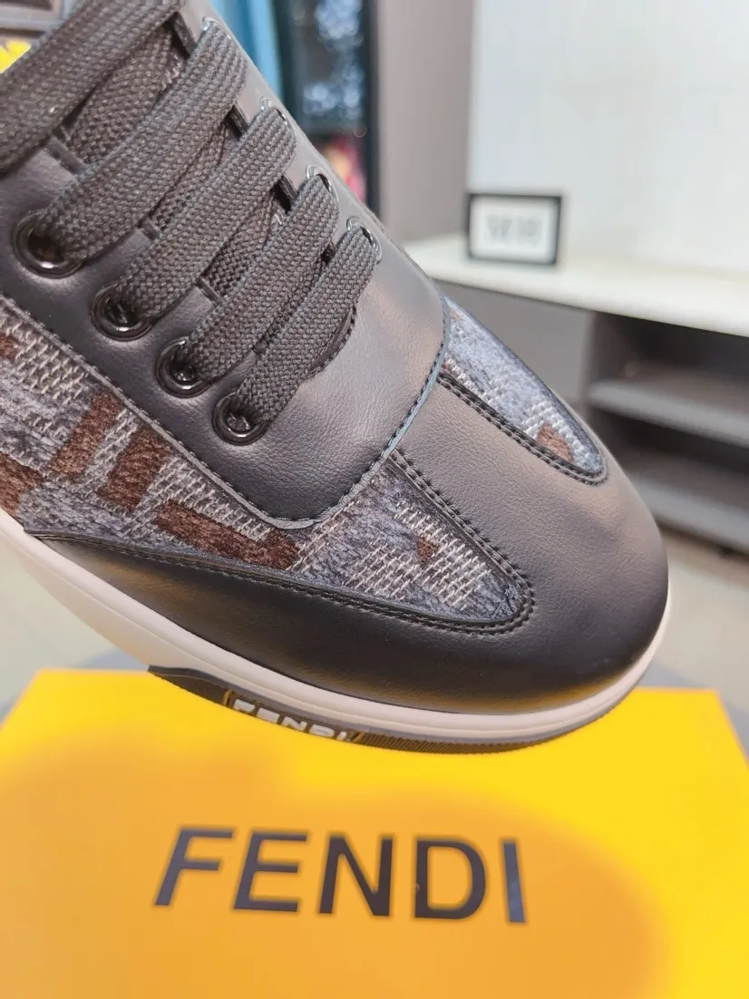 Men's Men's Shoes💰420🌹🌹[fendi] Fendi's classic and comfortable men's, this complex sneaker is made of soft calfskin➕genuine leather lining➕original ultra-light rubber material with rough outsole. This unique and light style is suitable for the casual and refined sensibility of this season. It is comfortable and natural on the feet. It is an everyday style for casual travel in autumn and winter! 38/44